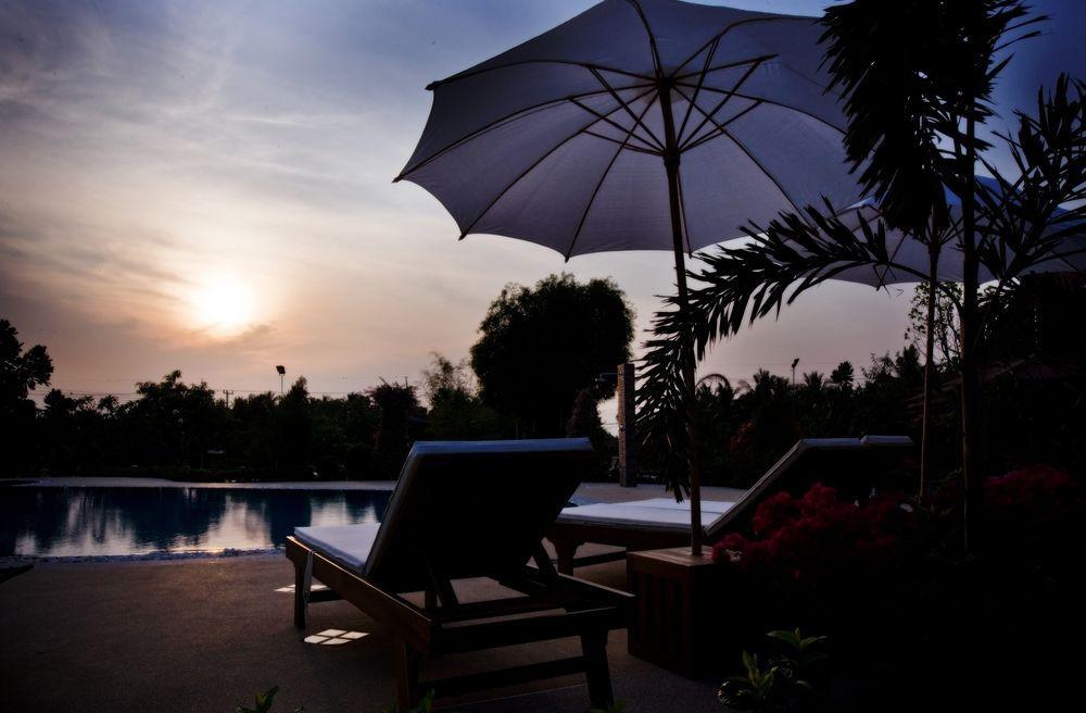 Jaroenrat Resort Samut Songkhram Extérieur photo