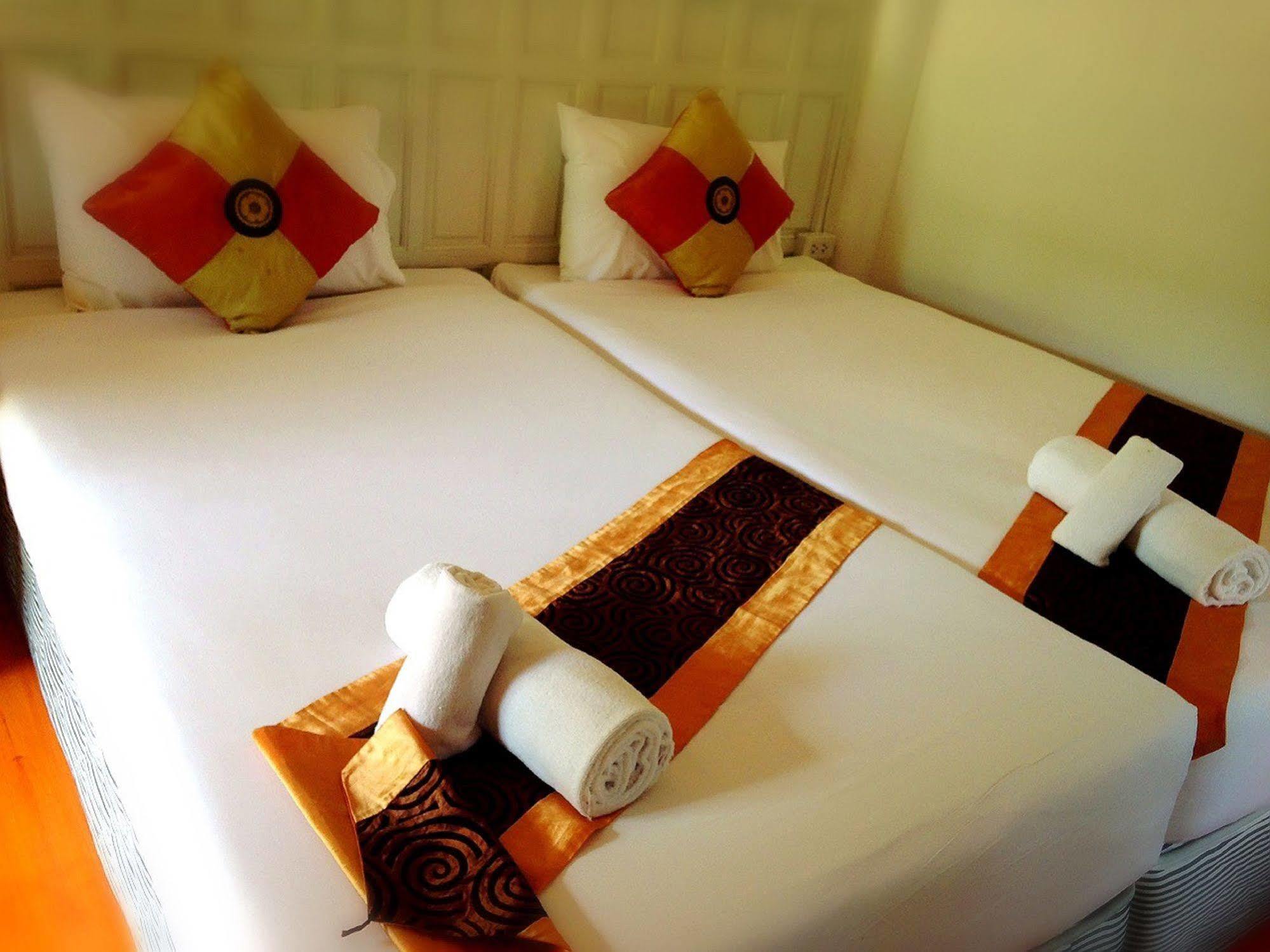 Jaroenrat Resort Samut Songkhram Extérieur photo