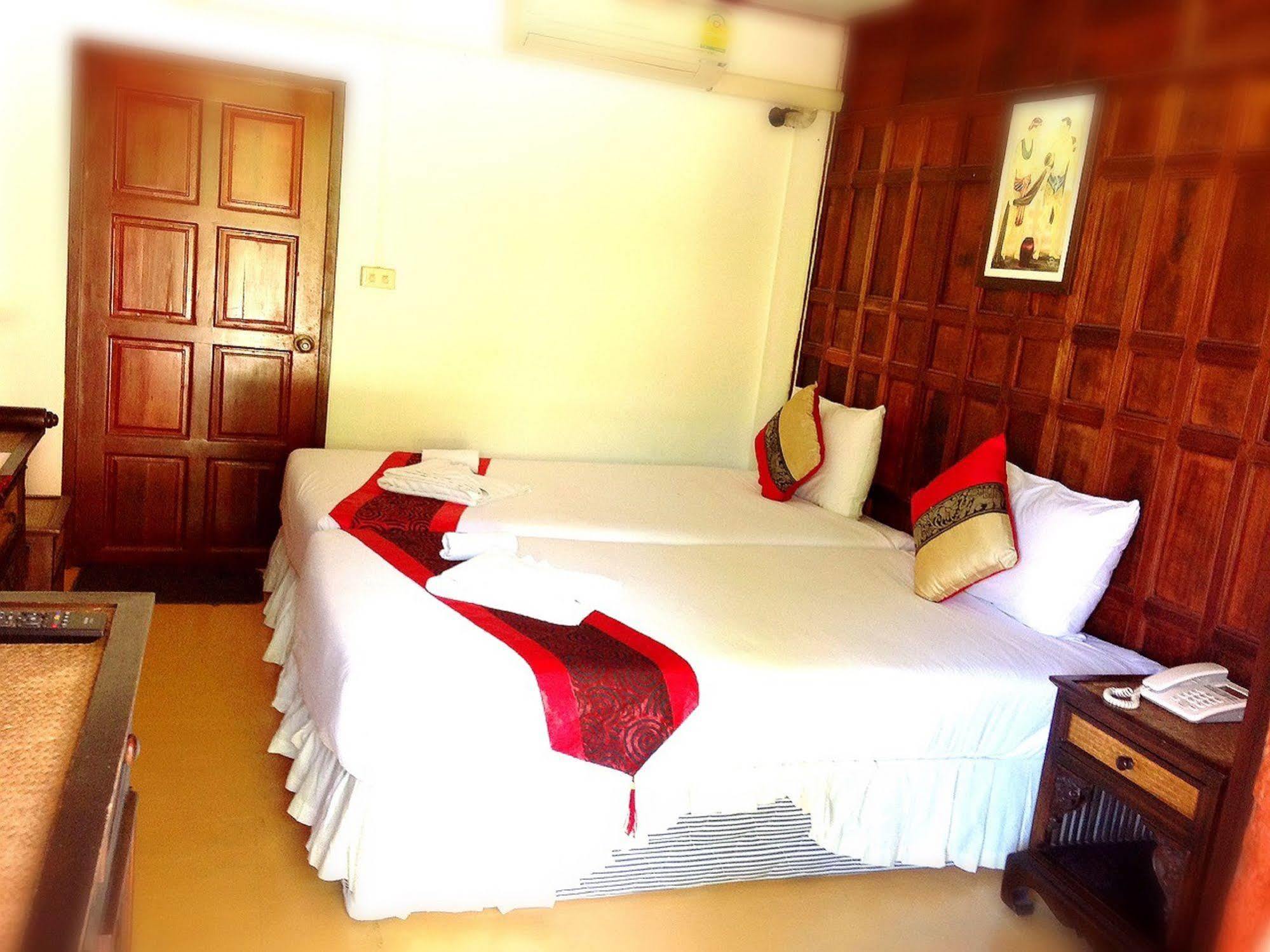 Jaroenrat Resort Samut Songkhram Extérieur photo