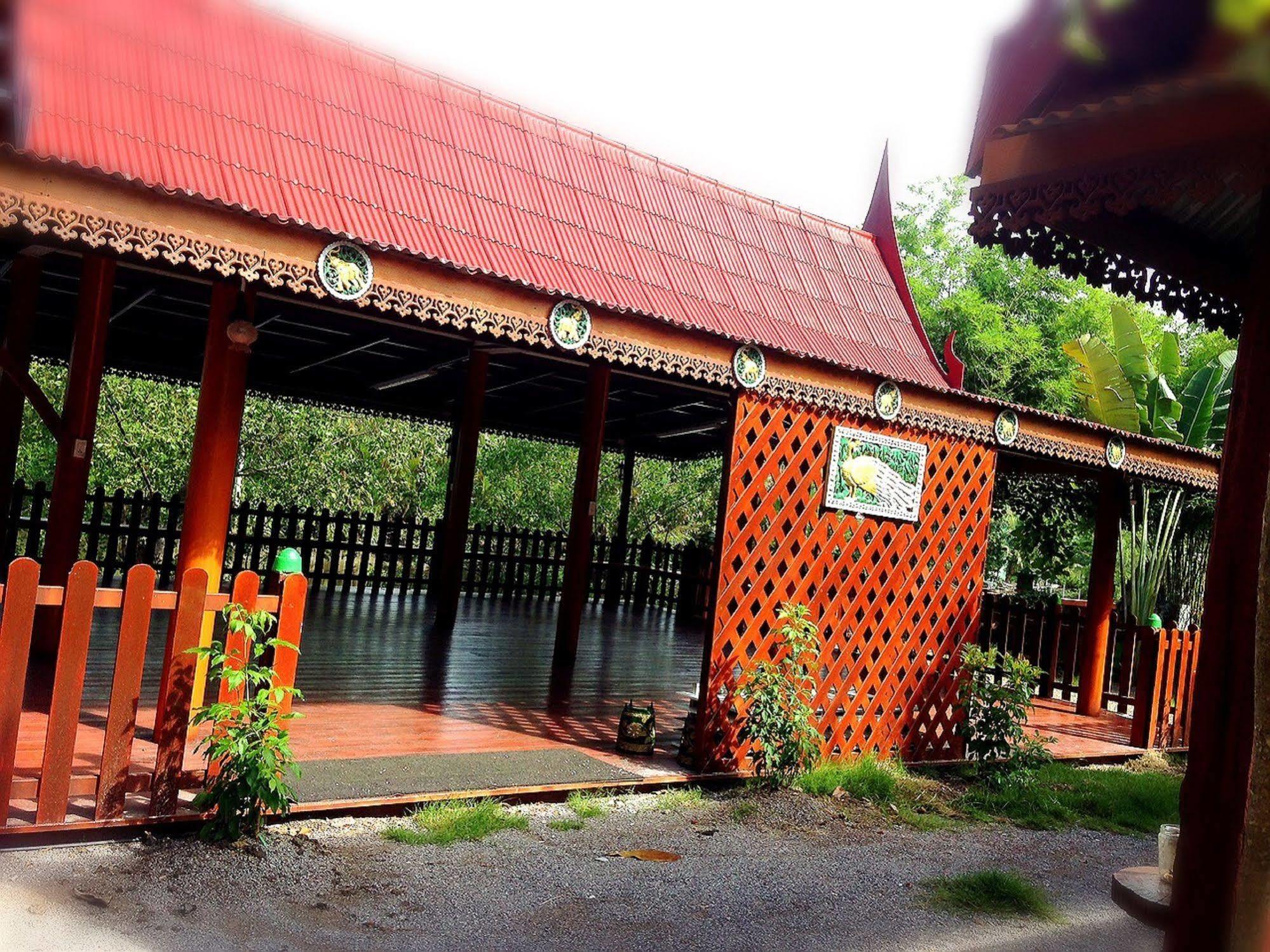 Jaroenrat Resort Samut Songkhram Extérieur photo