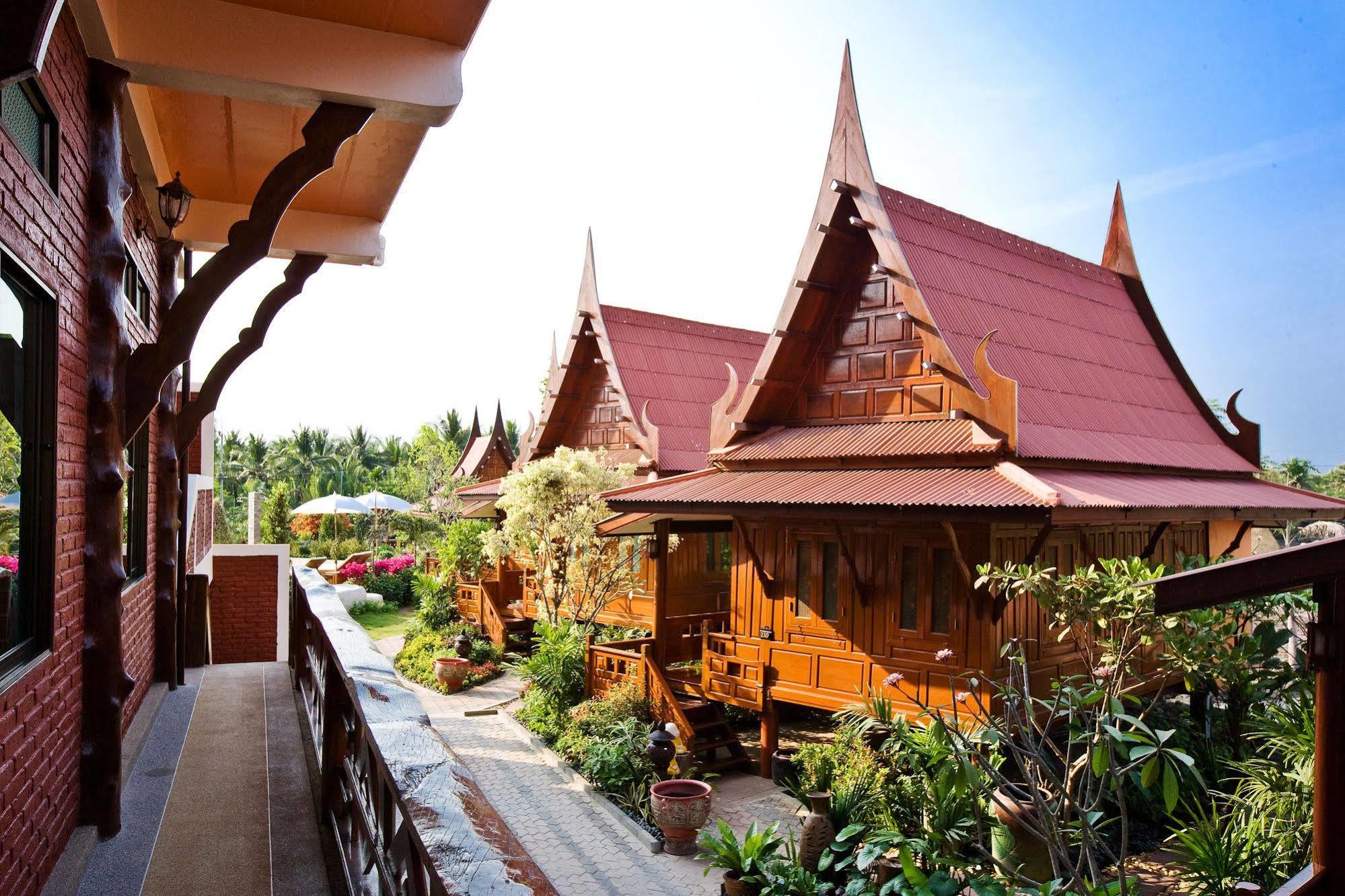 Jaroenrat Resort Samut Songkhram Extérieur photo